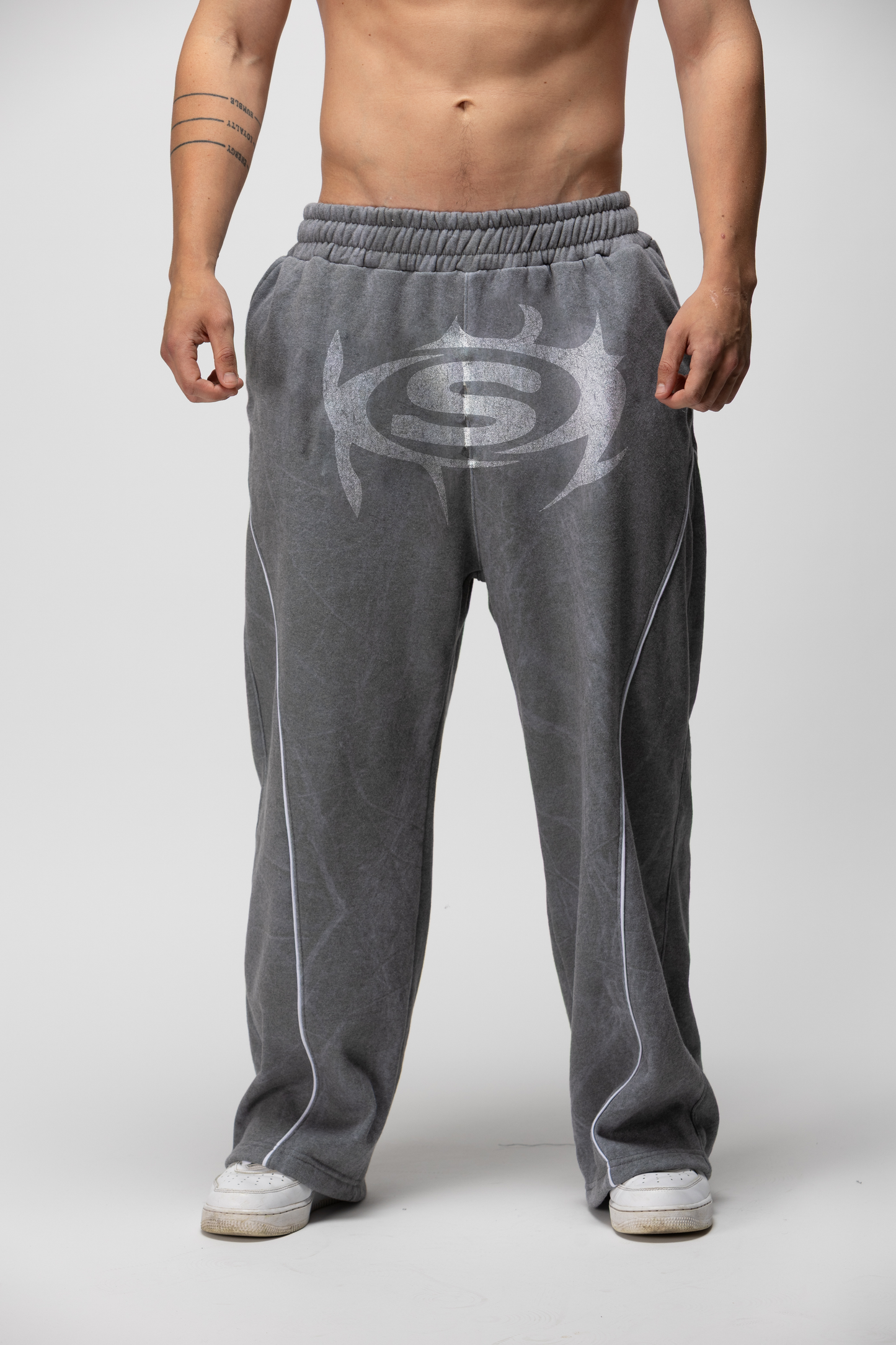 Grind graphite jogger