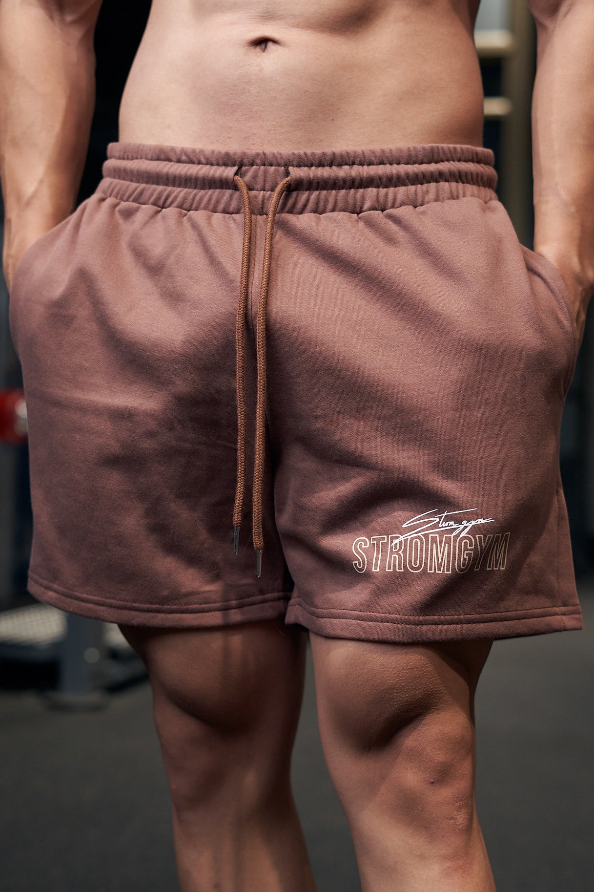 Universal comfort short brown
