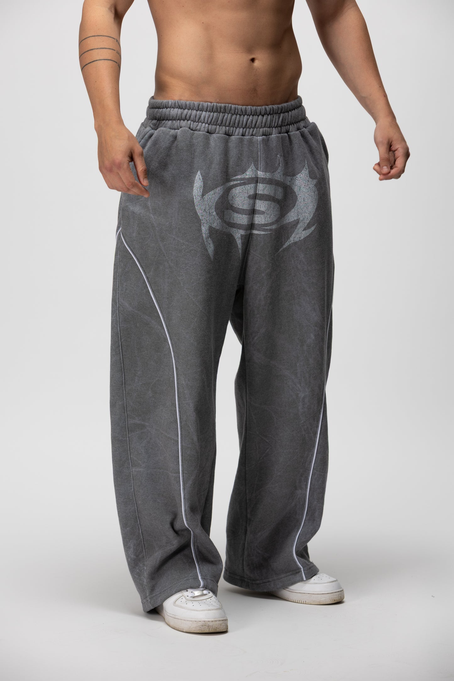 Grind graphite jogger